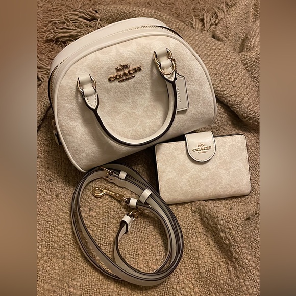 Coach Sydney Satchel In Signature Canvas and Wallet - Picture 1 of 6
